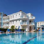 Hotel Sunset Village