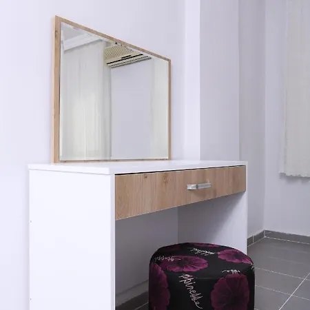 Sunset Village فندق