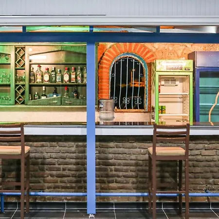 فندق Sunset Village 2*