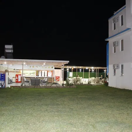 Sunset Village Szálloda