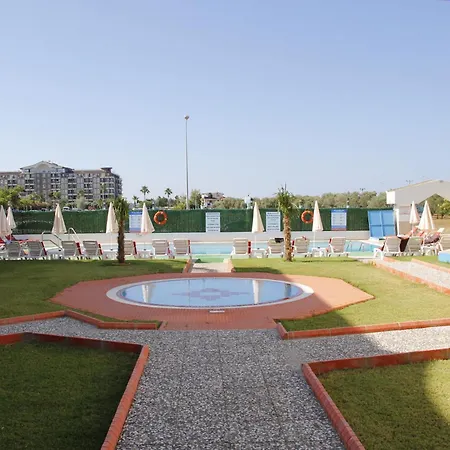 فندق Sunset Village 2*