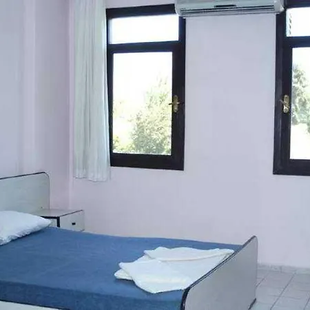 Sunset Village Hotel 2*