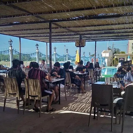 فندق Sunset Village 2*